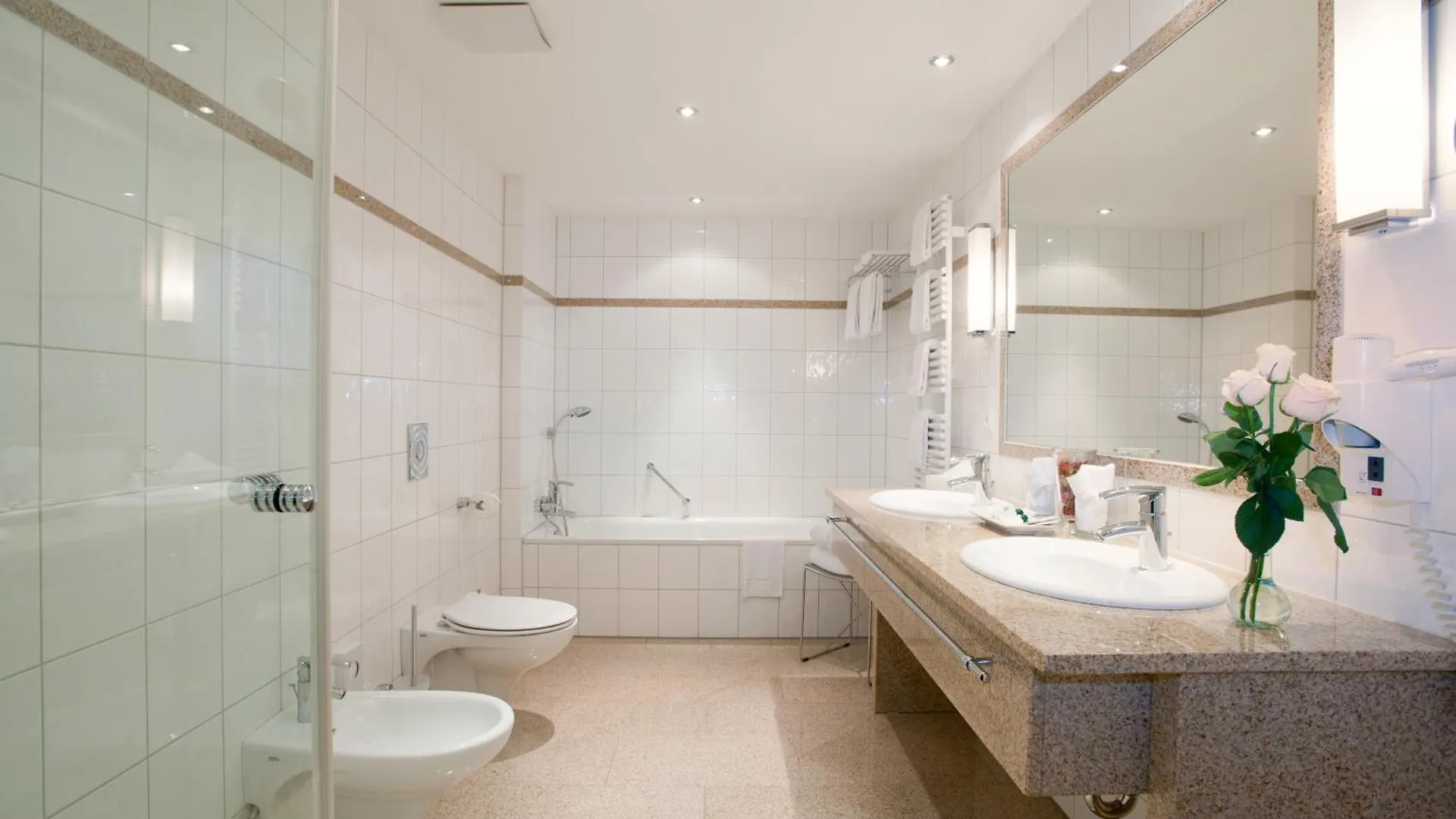 Ramada By Wyndham Duesseldorf Ratingen Hotel