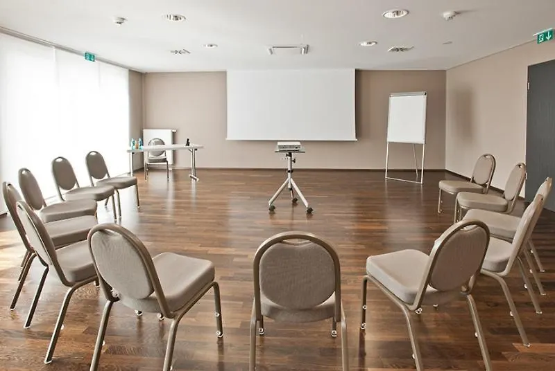 Ramada By Wyndham Duesseldorf Ratingen Hotel