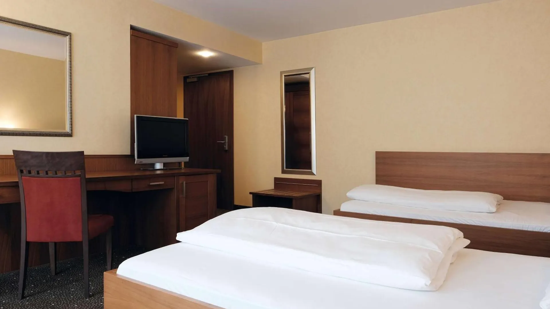 Ramada By Wyndham Duesseldorf Ratingen Hotel