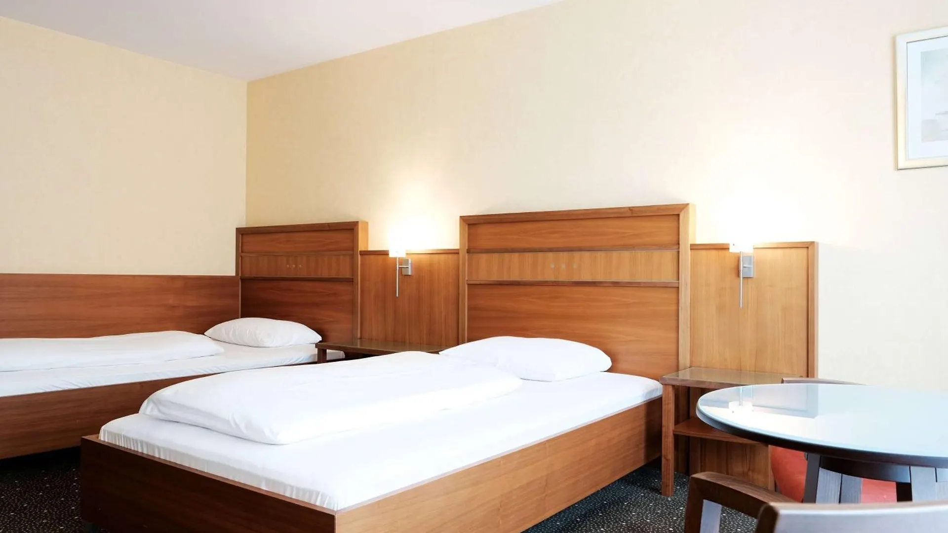 Ramada By Wyndham Duesseldorf Ratingen Hotel Germany