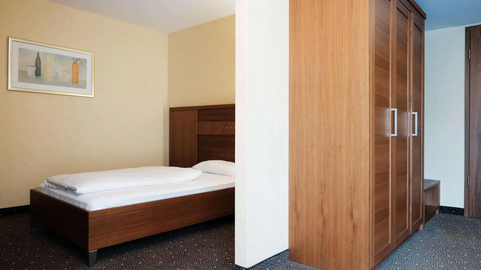 Ramada By Wyndham Duesseldorf Ratingen Hotel