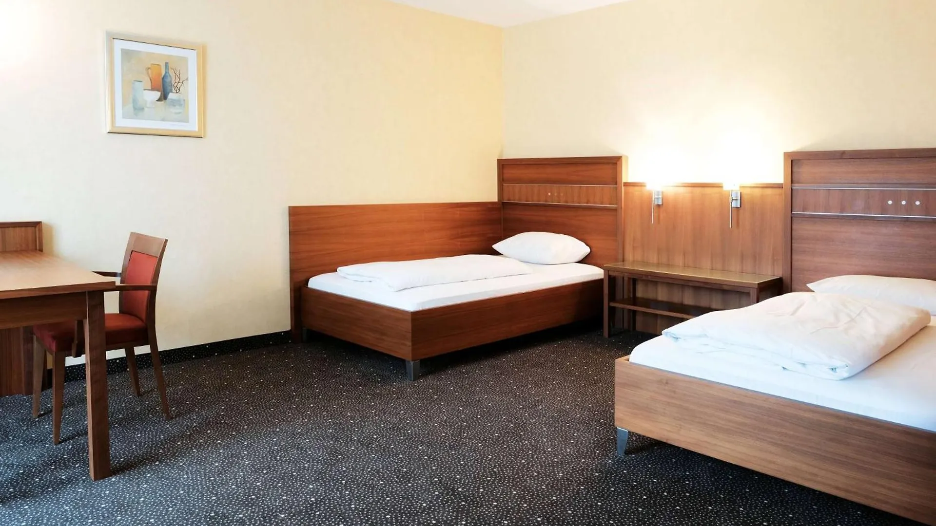 Ramada By Wyndham Duesseldorf Ratingen Hotel