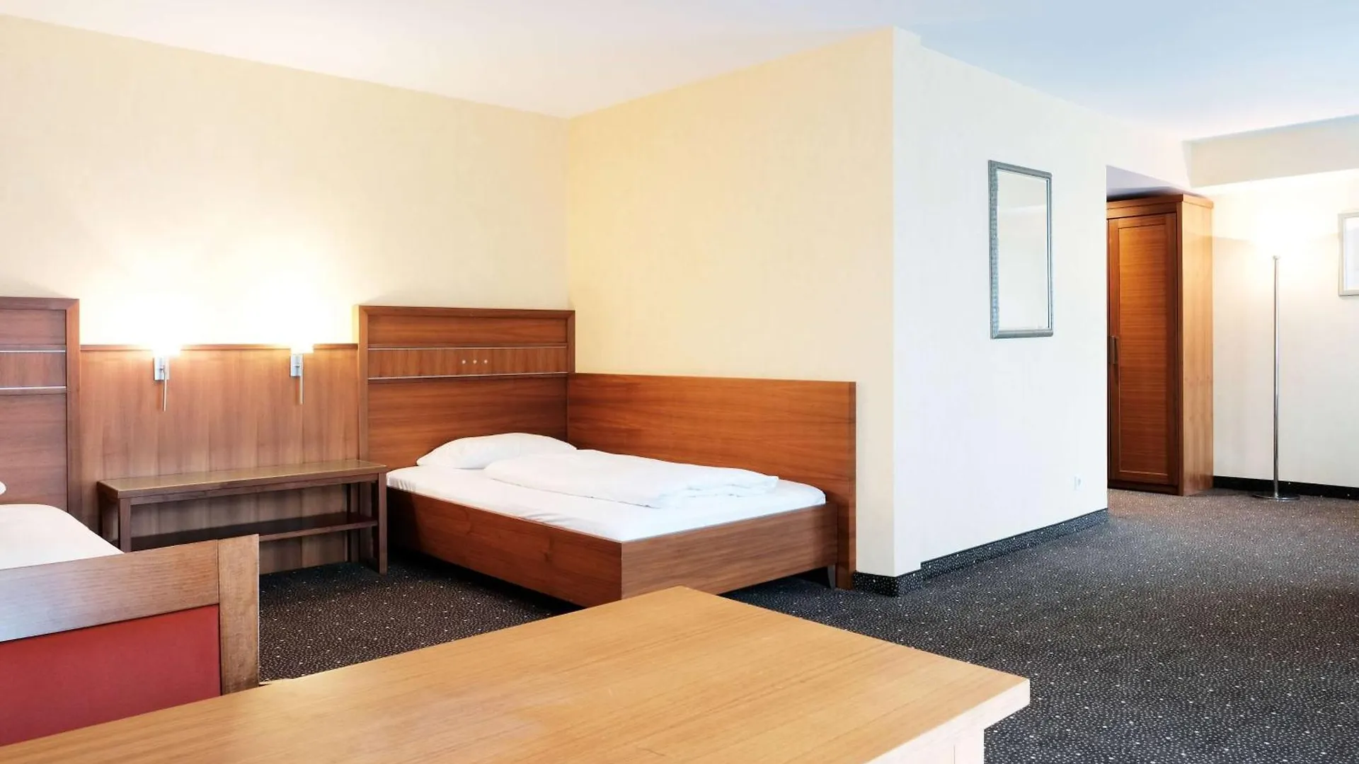 Ramada By Wyndham Duesseldorf Ratingen Hotel Germany