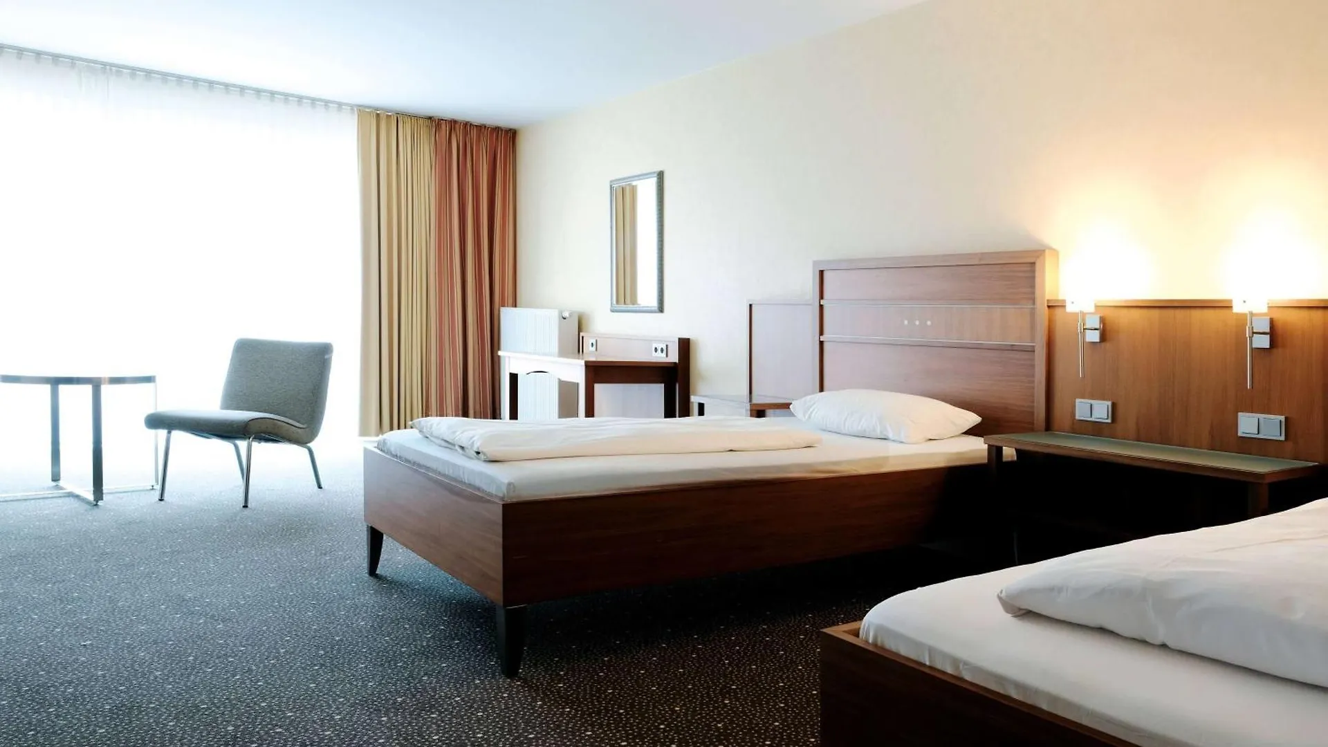 Ramada By Wyndham Duesseldorf Ratingen Hotel 4*,