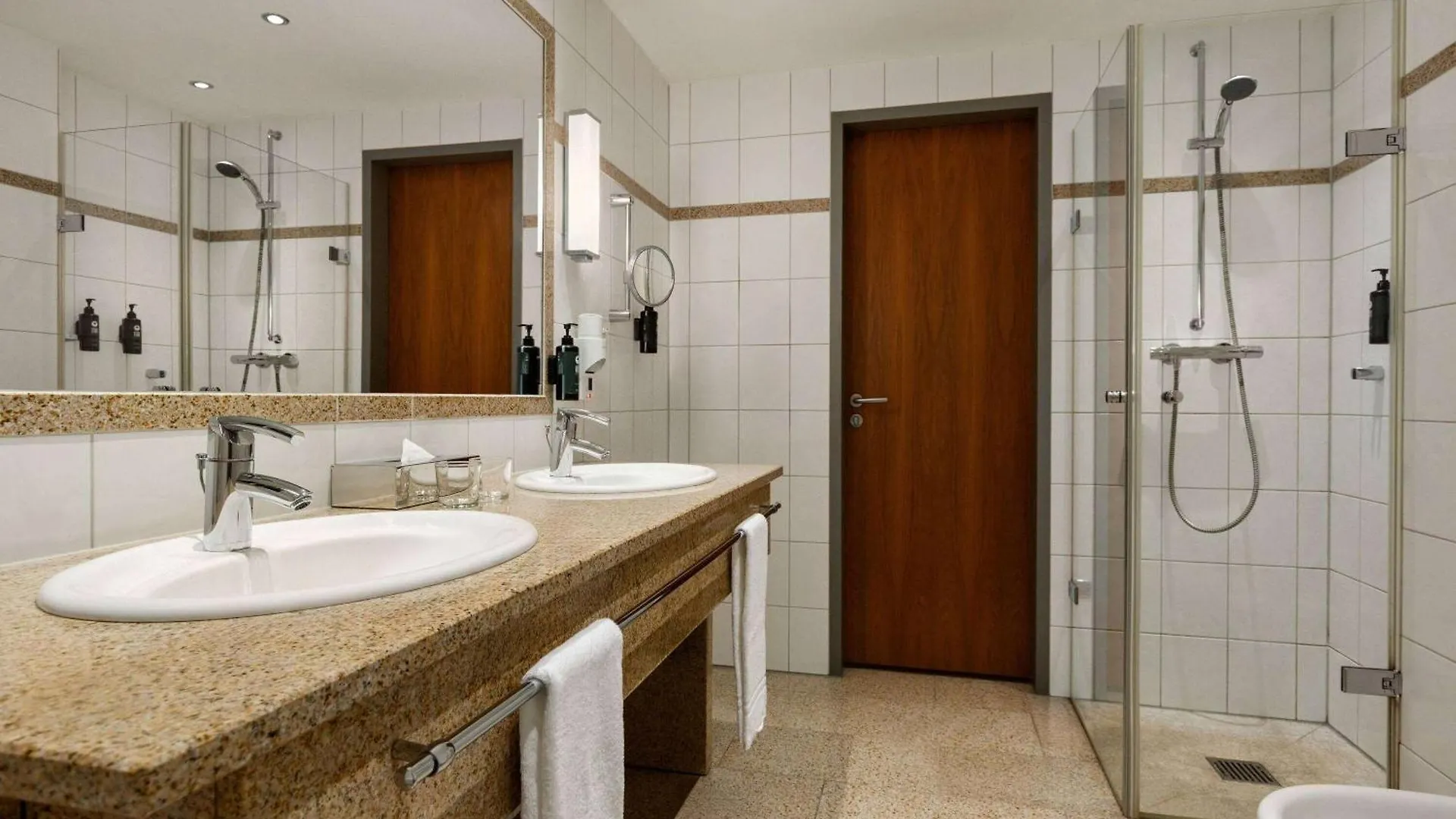 Ramada By Wyndham Duesseldorf Ratingen Hotel