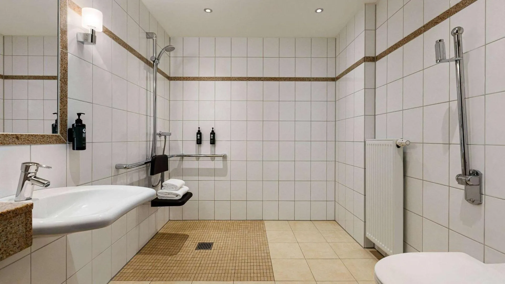 Ramada By Wyndham Duesseldorf Ratingen Hotel 4*,