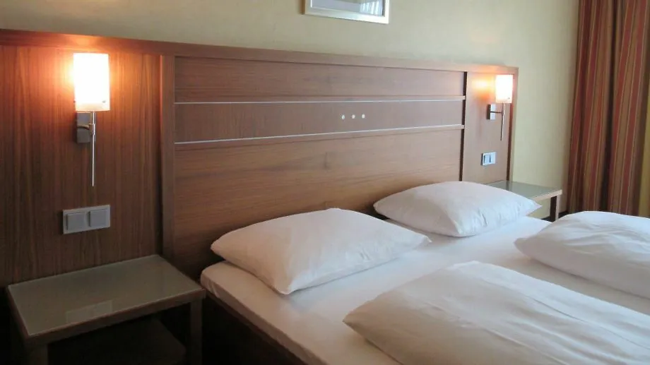 Ramada By Wyndham Duesseldorf Ratingen Hotel